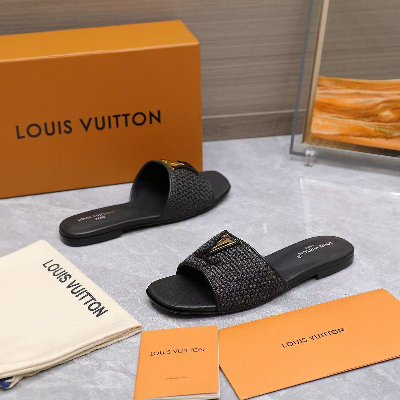 UA LV Mare Flat Mule
