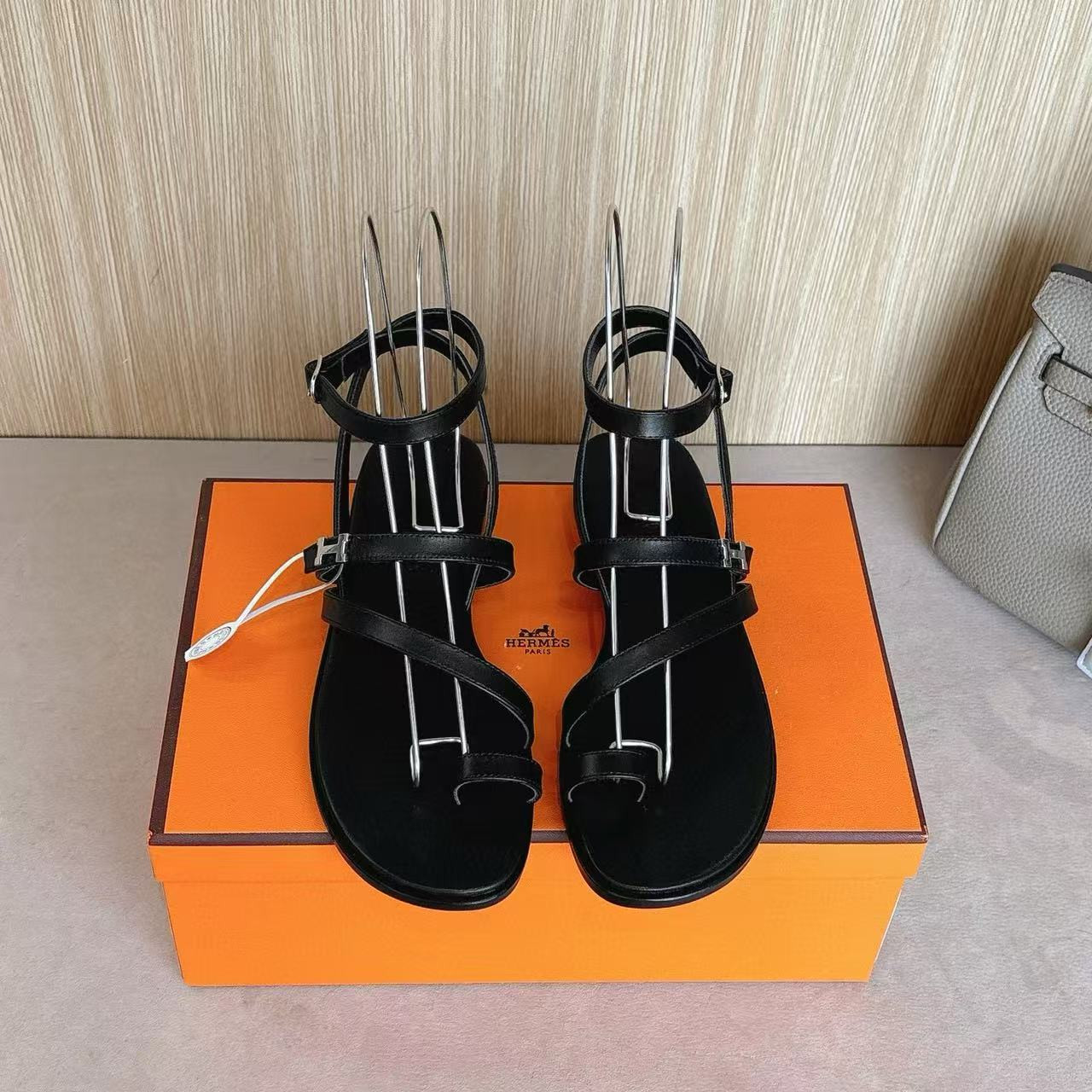 ua H**mes harmonie sandal