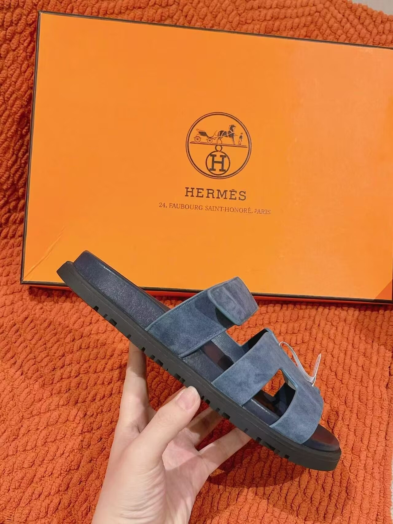 ua H**mes chypre sandal