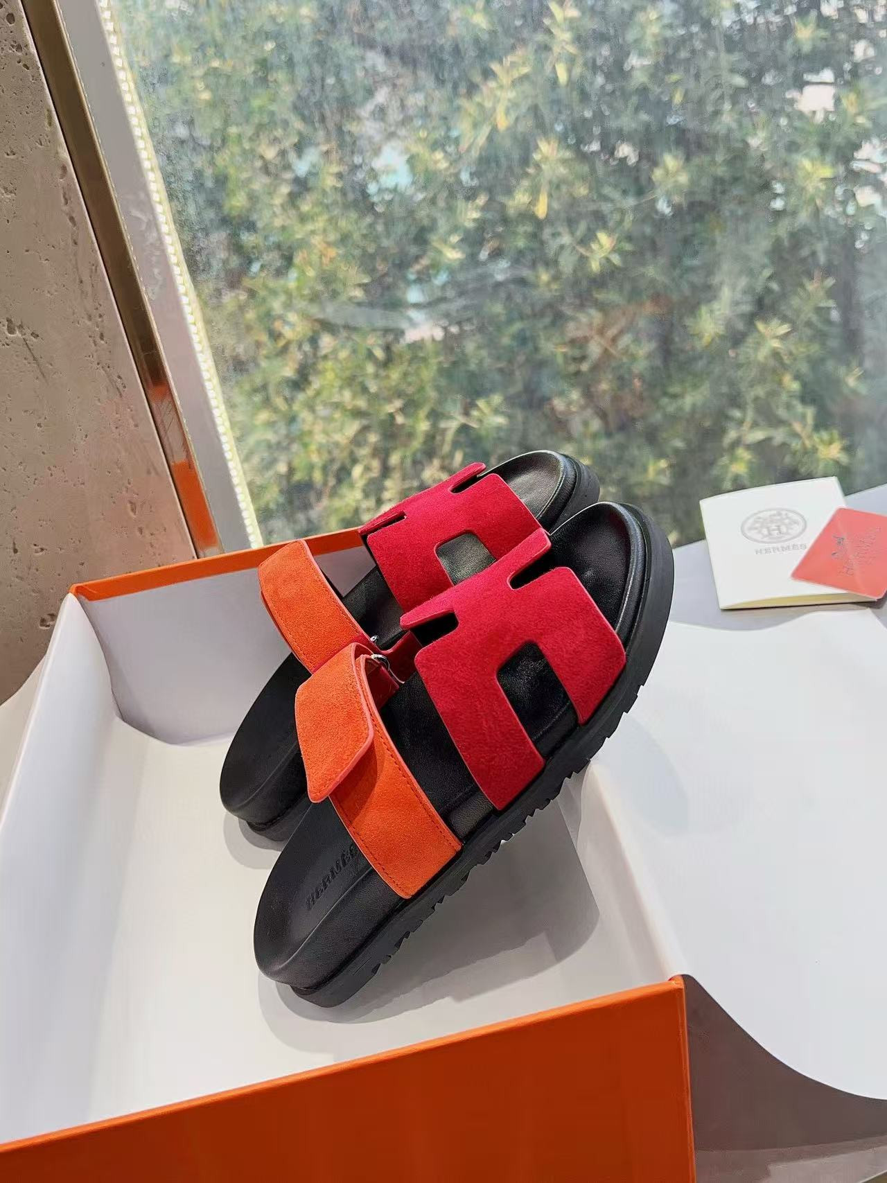 ua H**mes chypre sandal