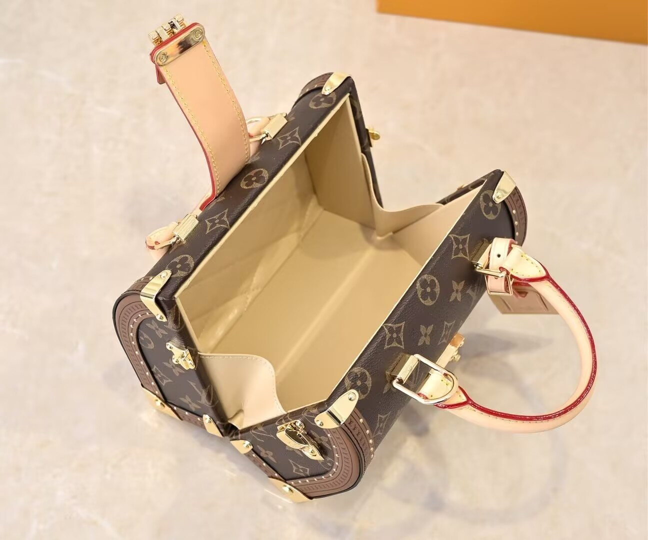 LV Speedy Trunk 20 Monogram M11154 21x15x13cm