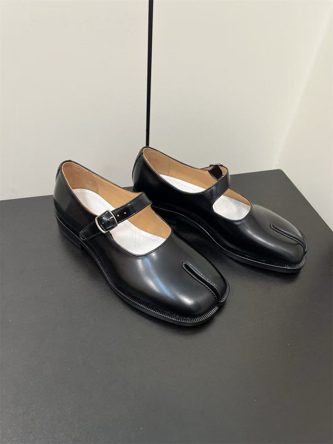 ua ma*s*n Ma*i*la mary jane shoes