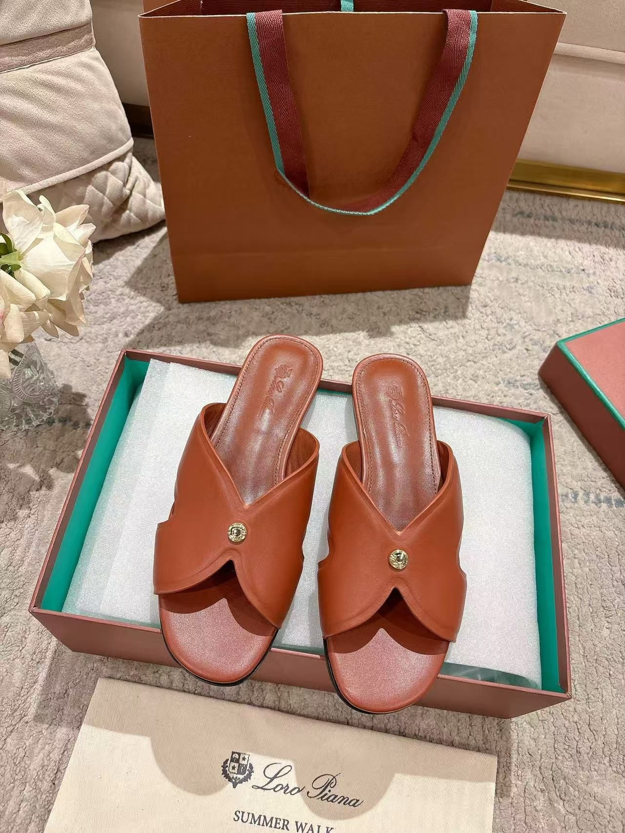 ua L**o p*ana vera sandal