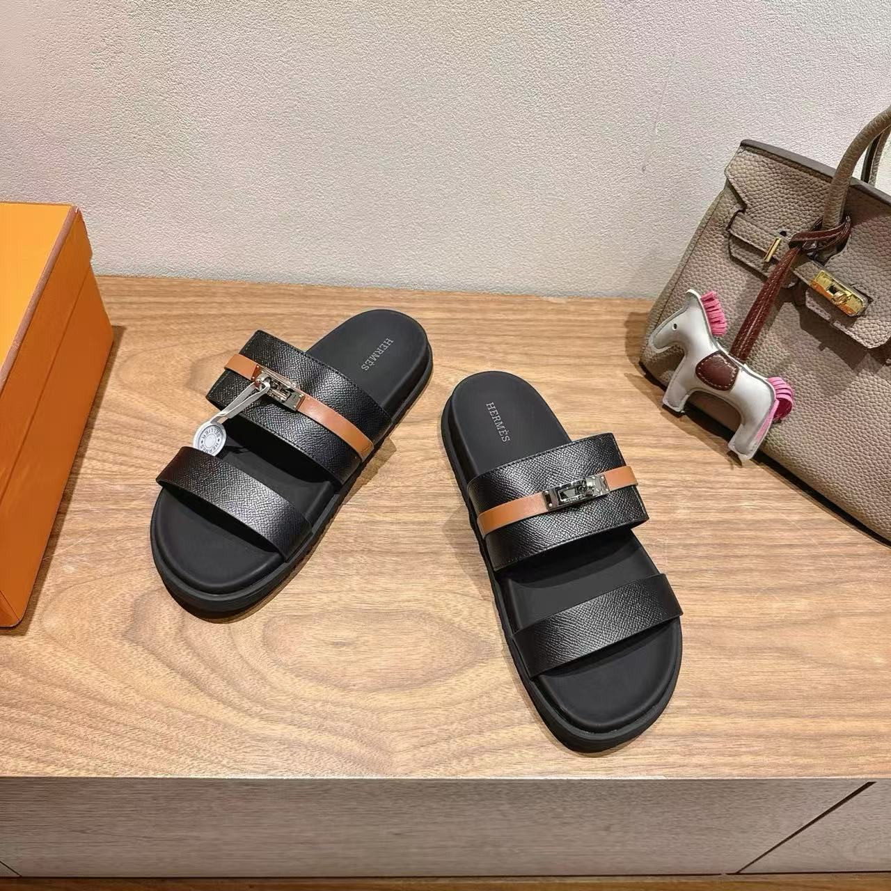ua H**mes jackson sandal