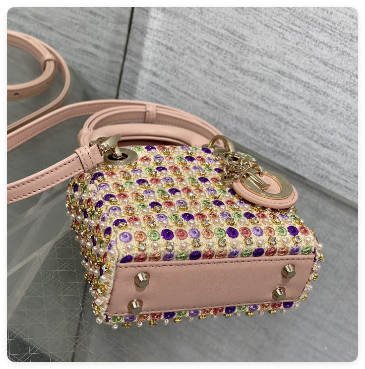 D*or artistic limited edition three-gusset lady D*or micro bag with heavy bead embroidery 12x10x5cm