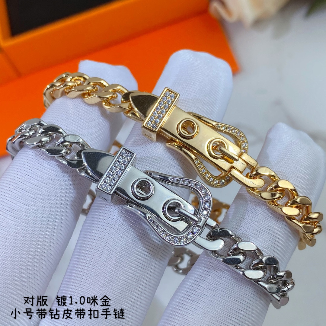 H**mes small di*m*nd-encrusted belt bracelet