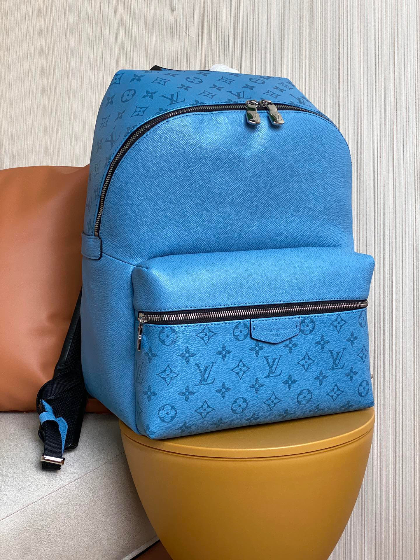 LV DISCOVERY BACKPACK M30747