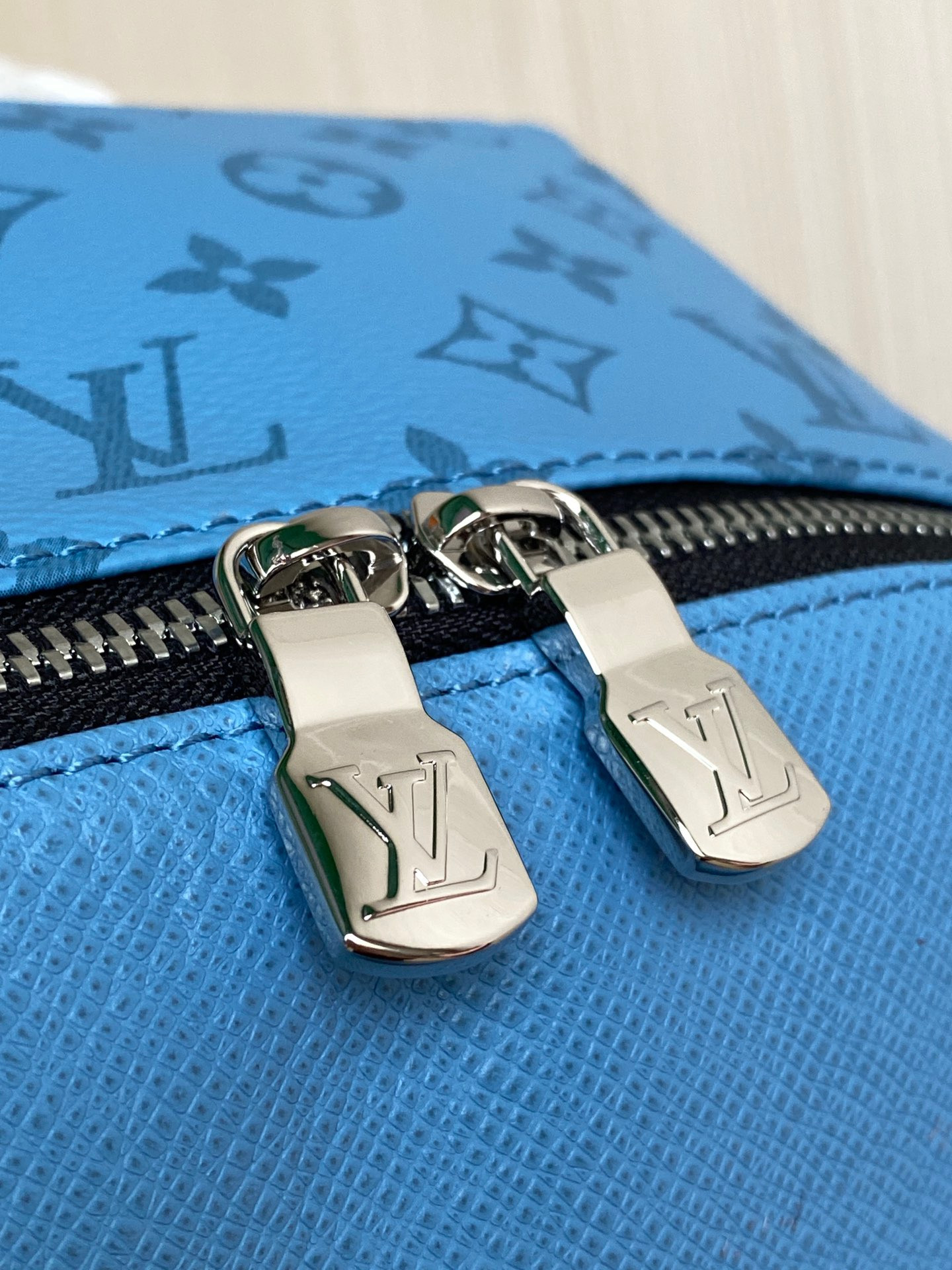 LV DISCOVERY BACKPACK M30747