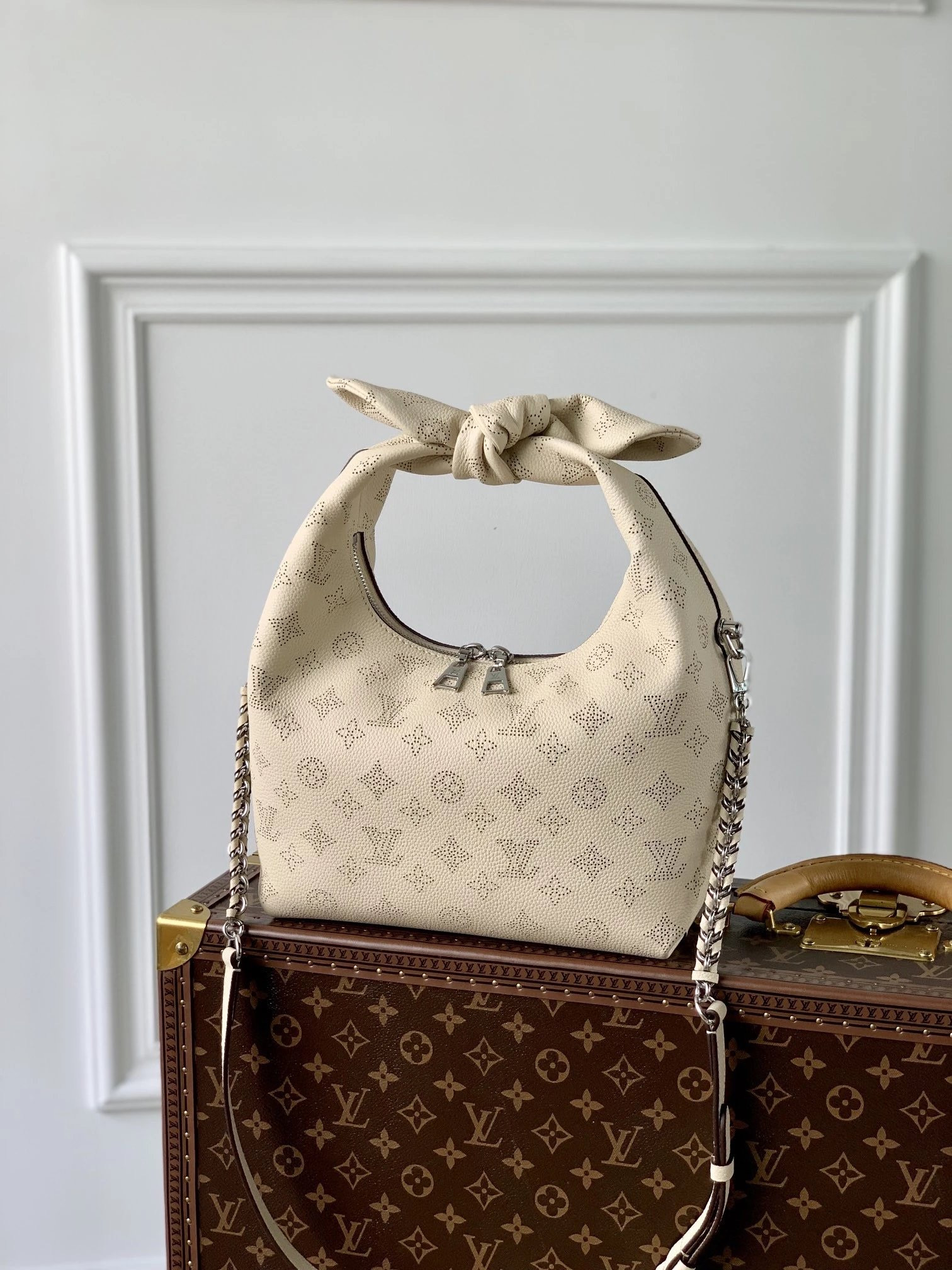 LV WHY KNOT PM M20700