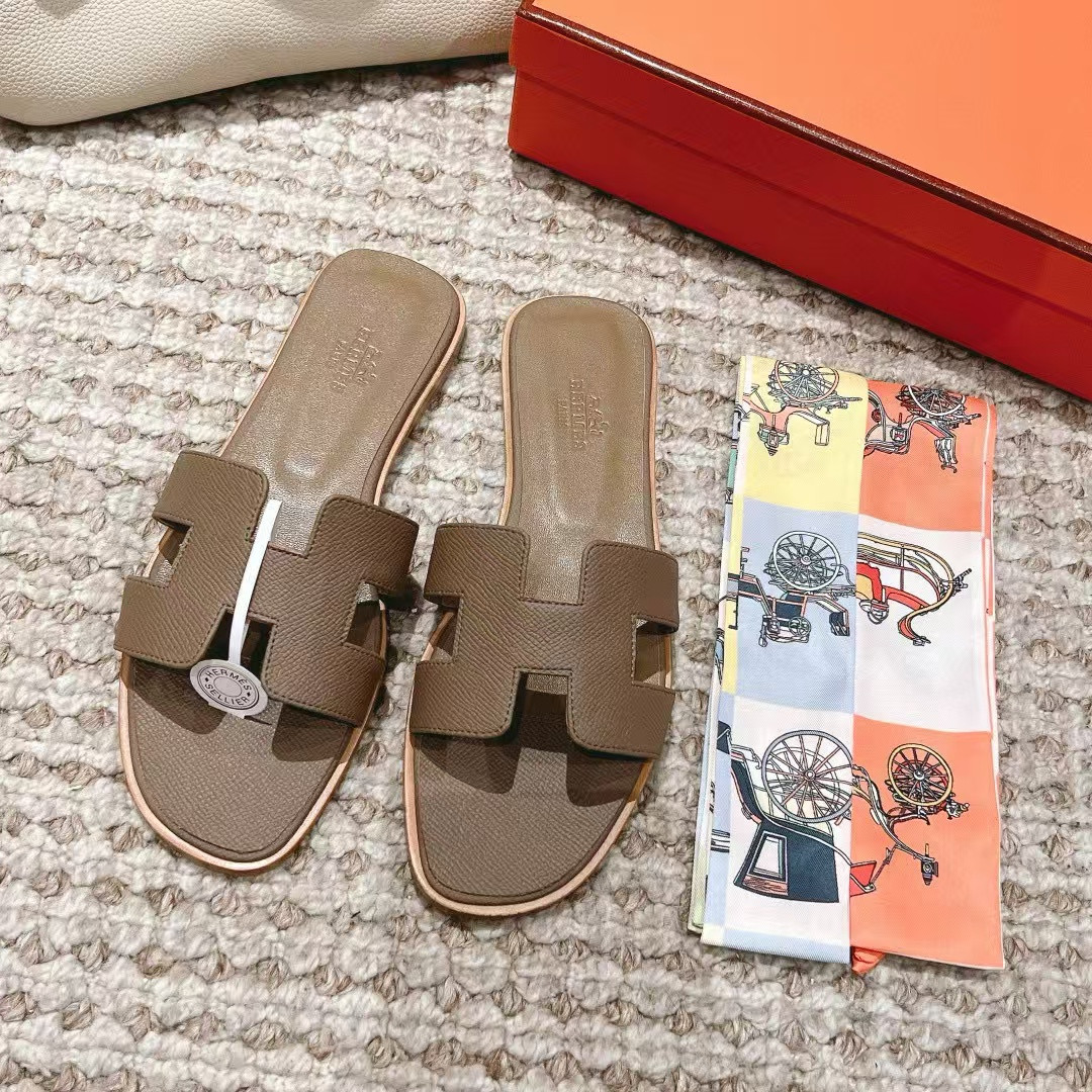 ua H**mes oran sandal