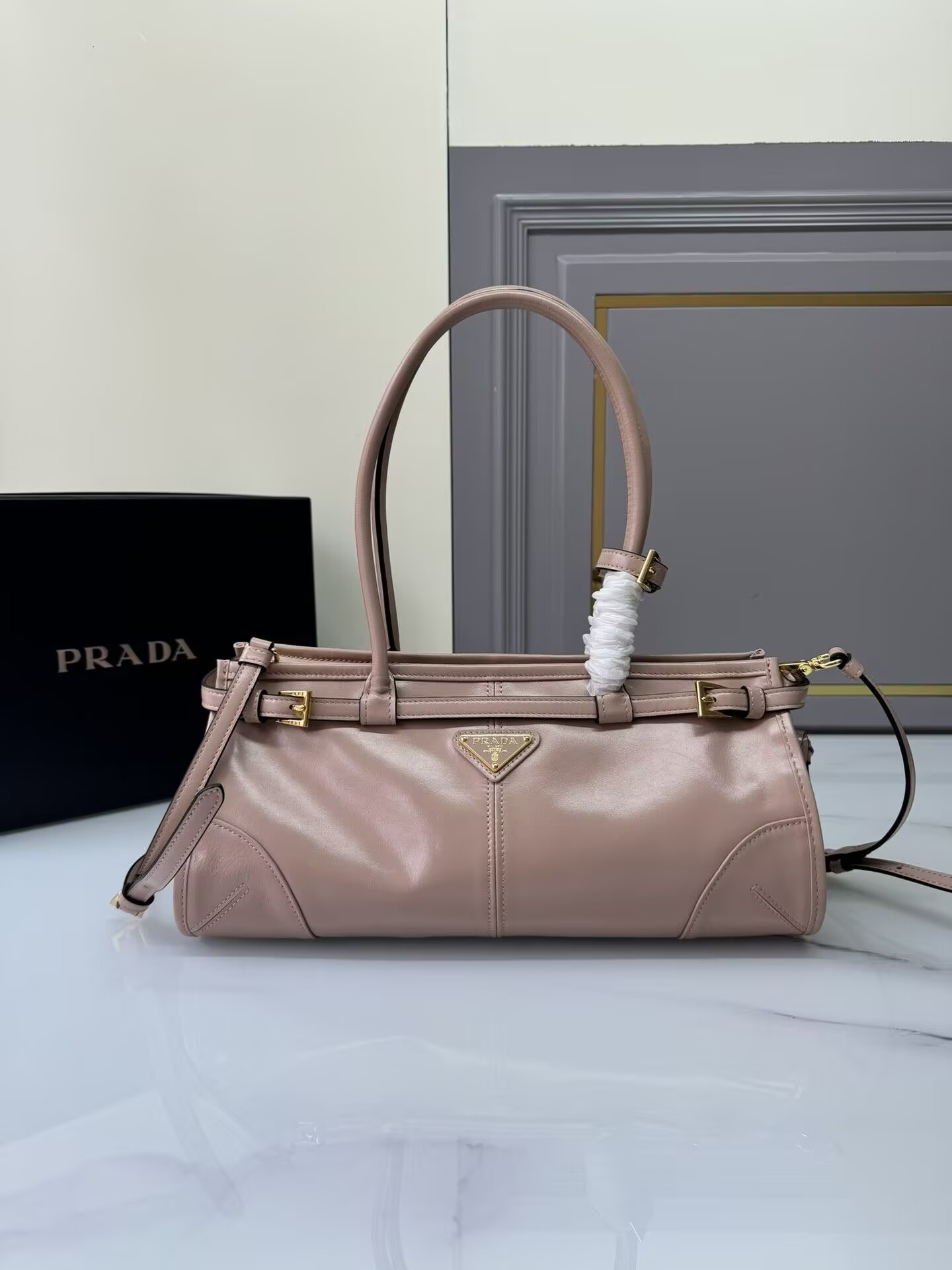 Pra*a bonnie medium leather handbag 32x15.5x12cm