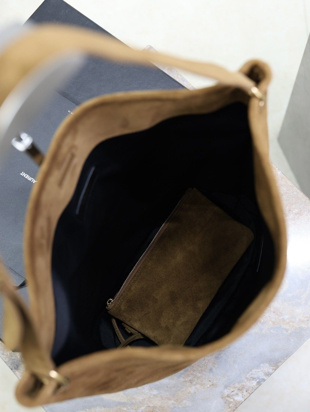 y*l niki S*pple bucket in suede 33x16x40cm