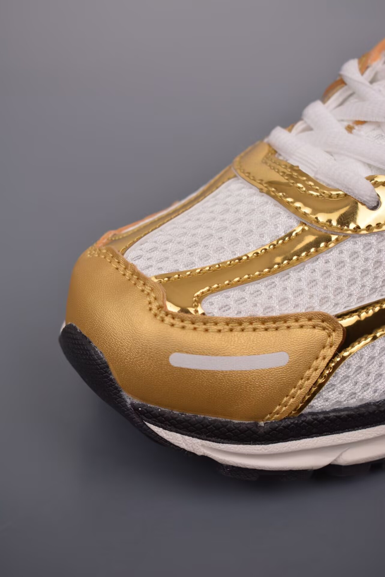 UA Nike Zoom Vomero 5