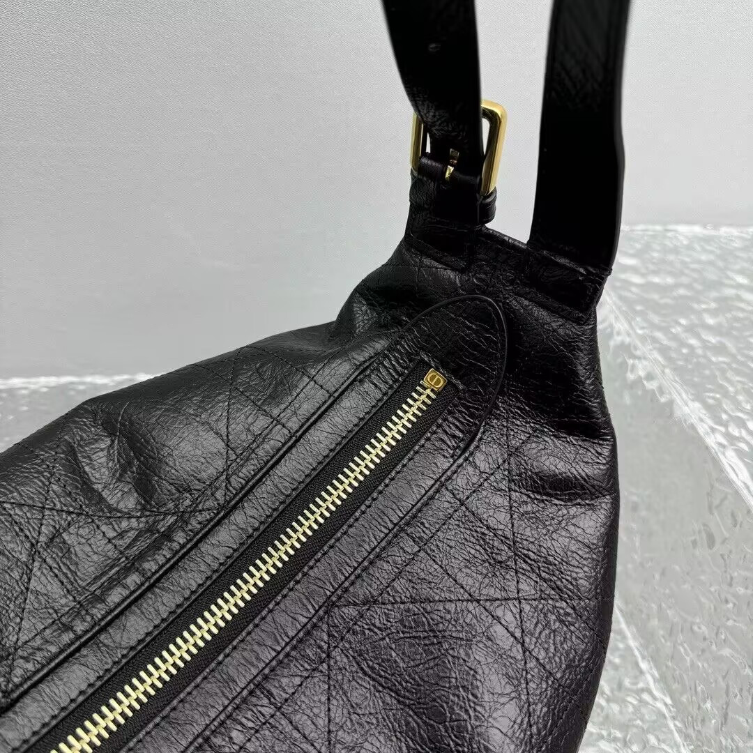 D*or medium d-journey bag in crinkled calfskin 33x15x16cm
