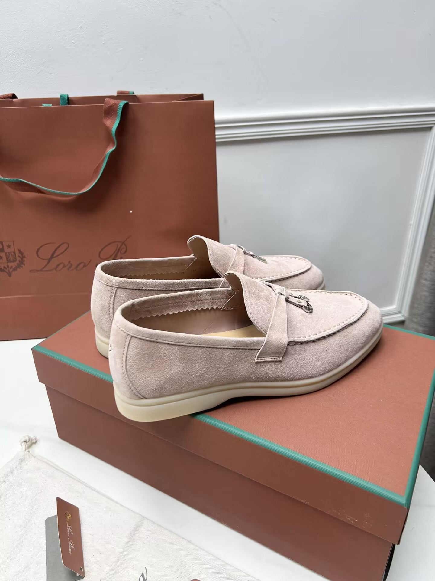 ua L**o p*ana summer charms walk loafers