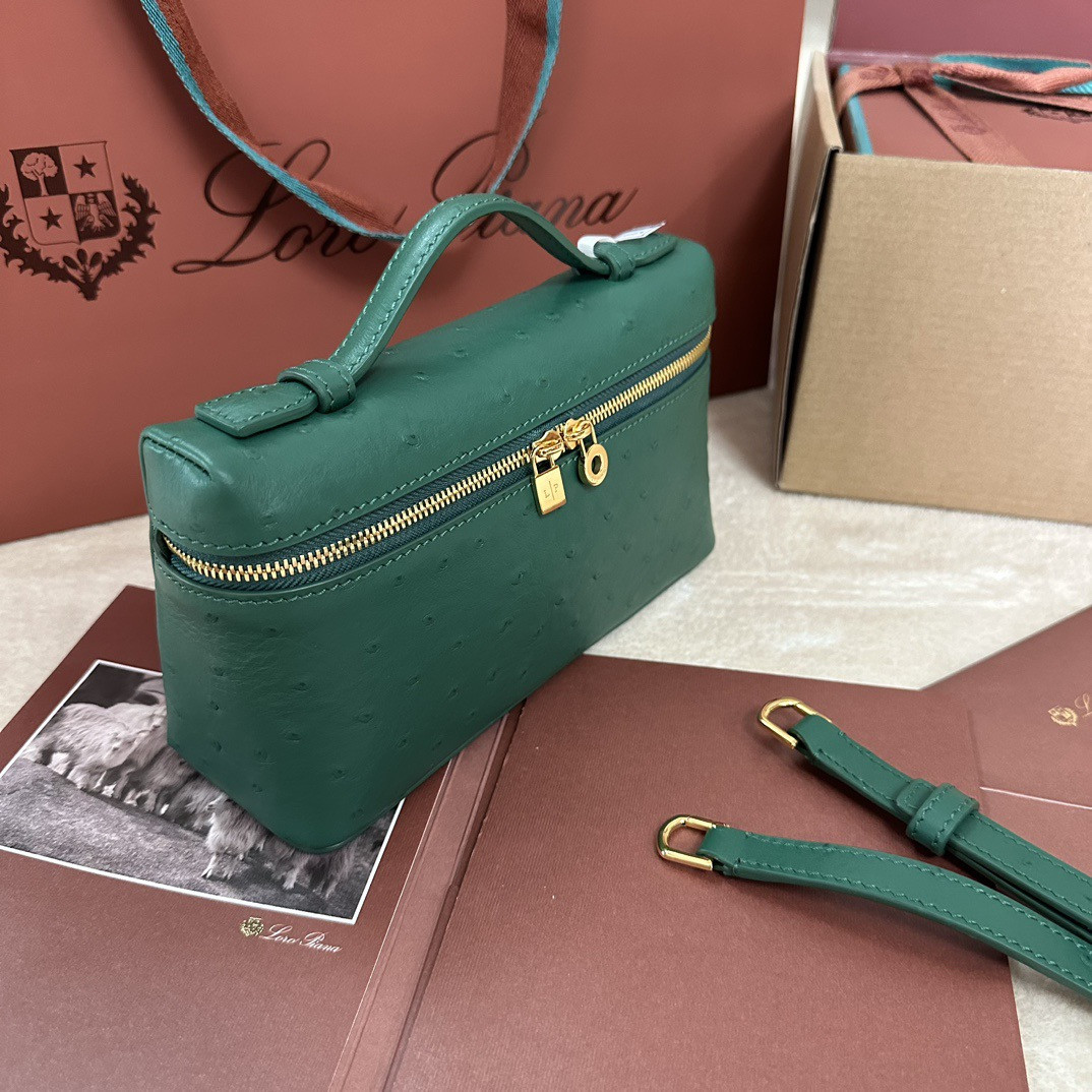 L**o p*ana extra pocket l19 ostrich-grained leather 11x19x6.5cm