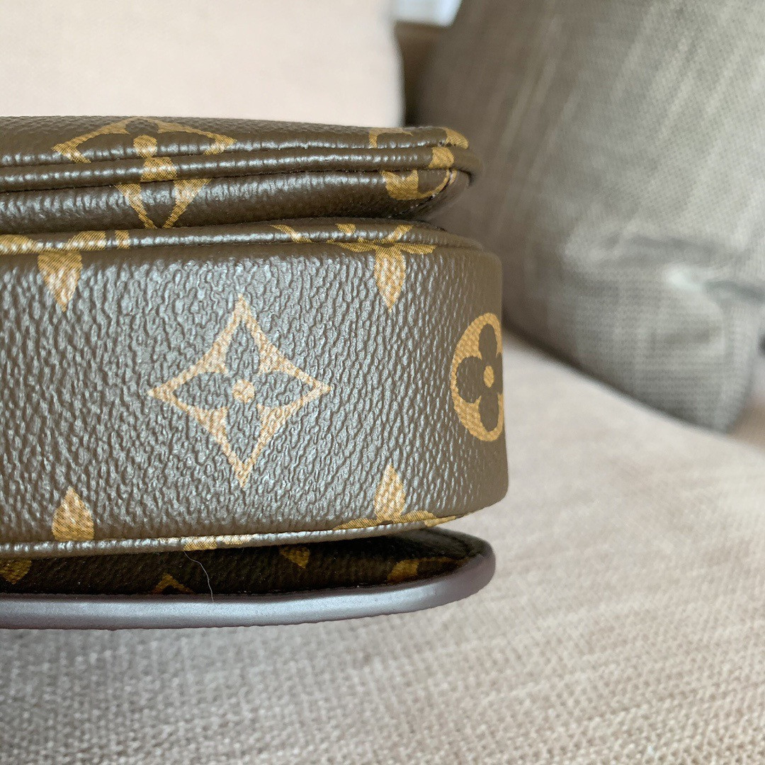 LV POCHETTE METIS M44875
