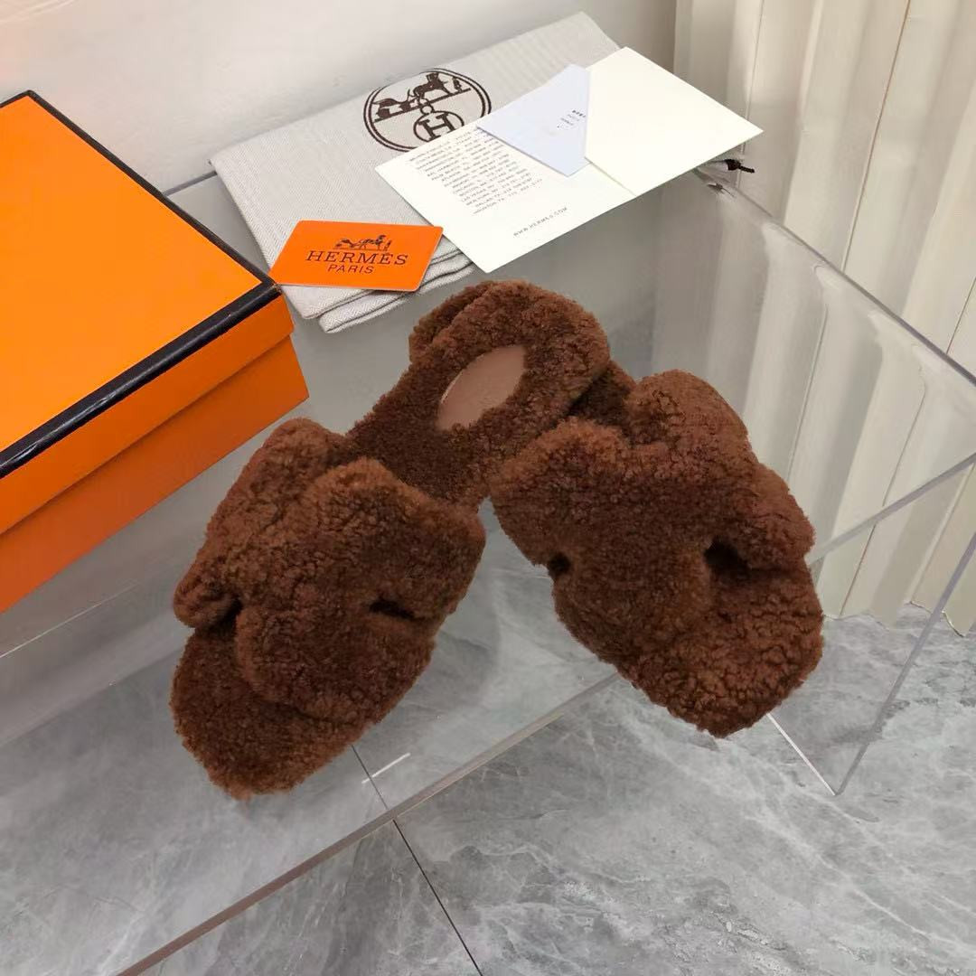 ua H**mes oran sandal