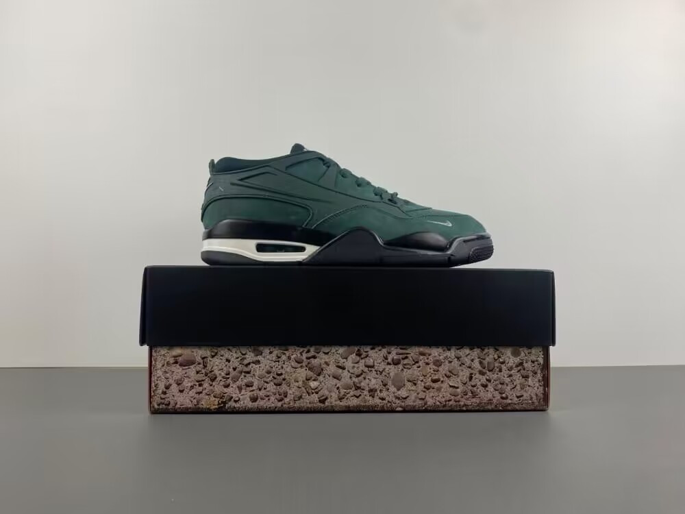 UA Jordan 4 RM SP Nigel Sylvester Grandma