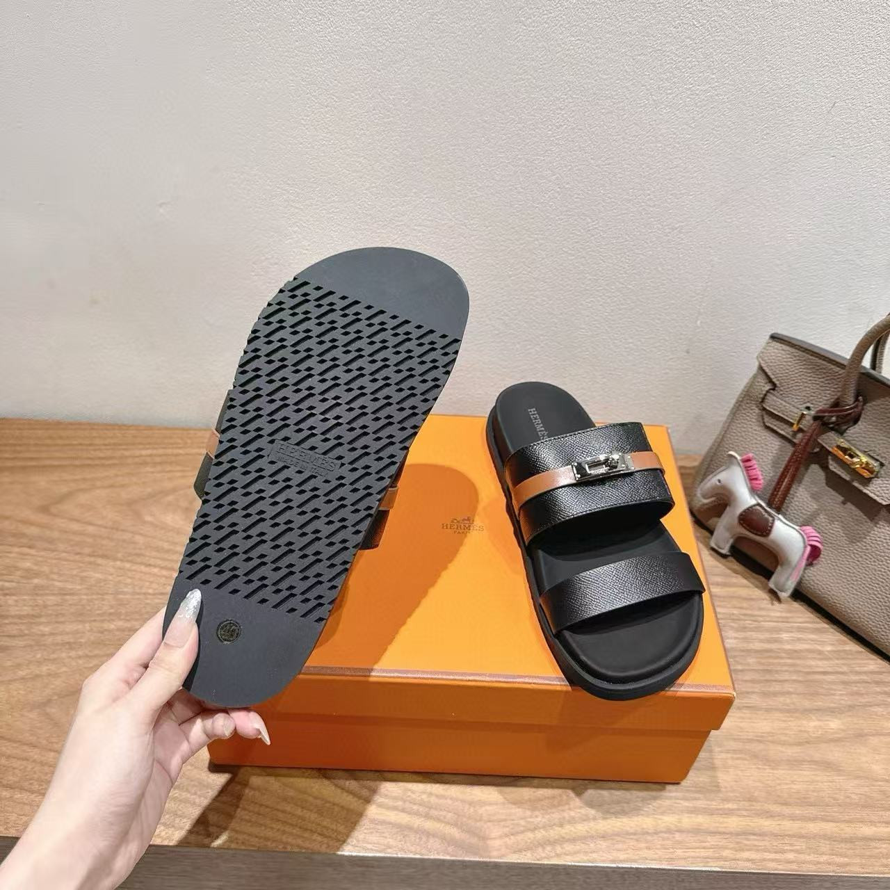 ua H**mes jackson sandal