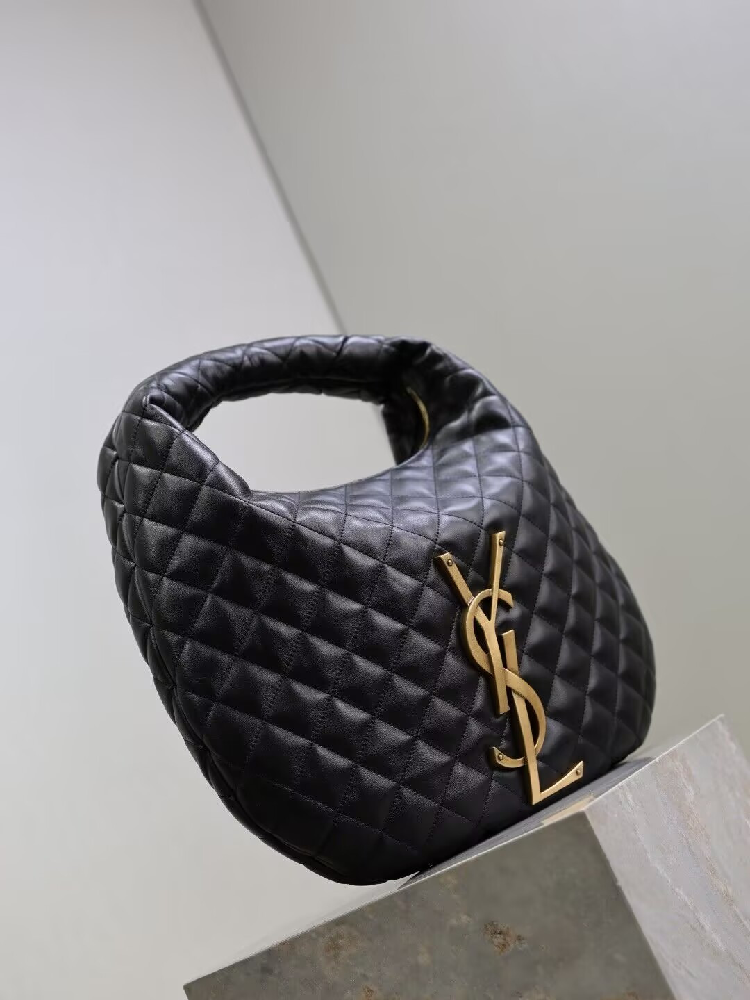 Y*L icare hobo in quilted nappa 42x30x4cm