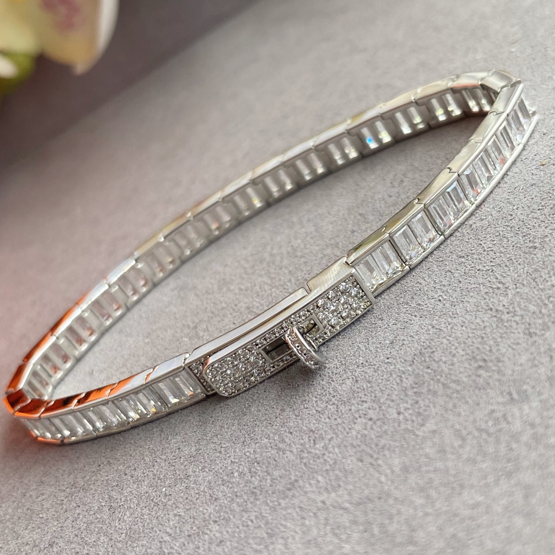H**mes button trapezoid di*m*nd bracelet