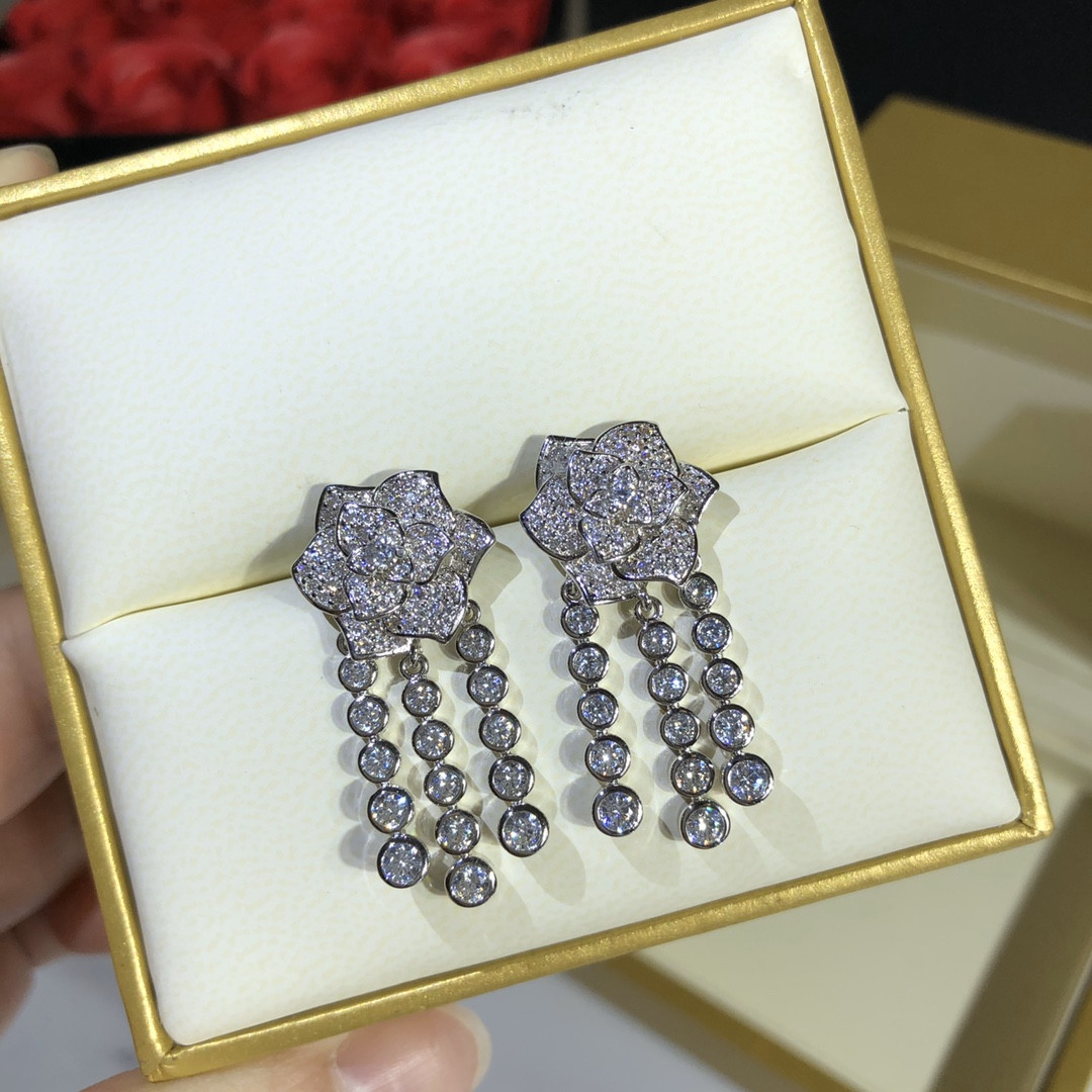 P1aget tassel rose earrings