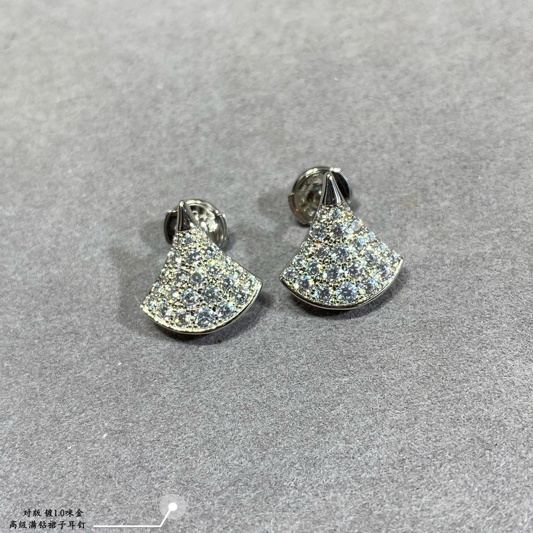 b*l*ai Di*m*nd fan-shaped skirt earrings