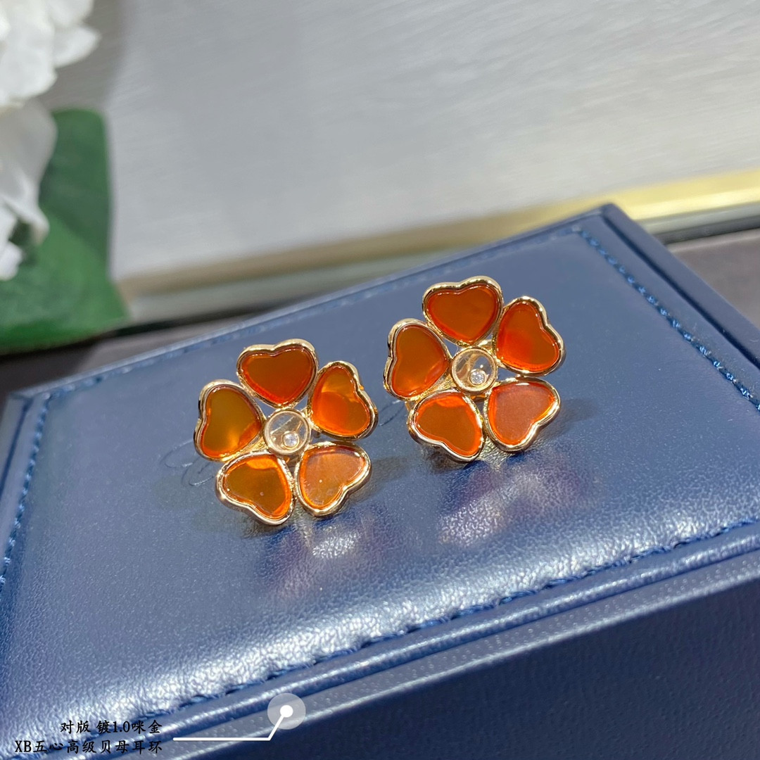 Ch0pard five he**ts mother-of-pearl earrings
