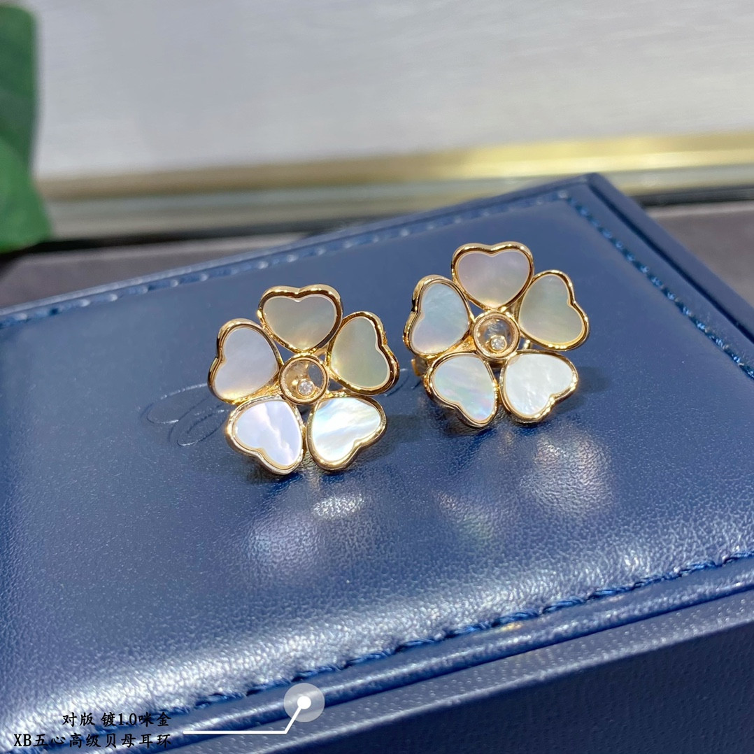 Ch0pard five he**ts mother-of-pearl earrings