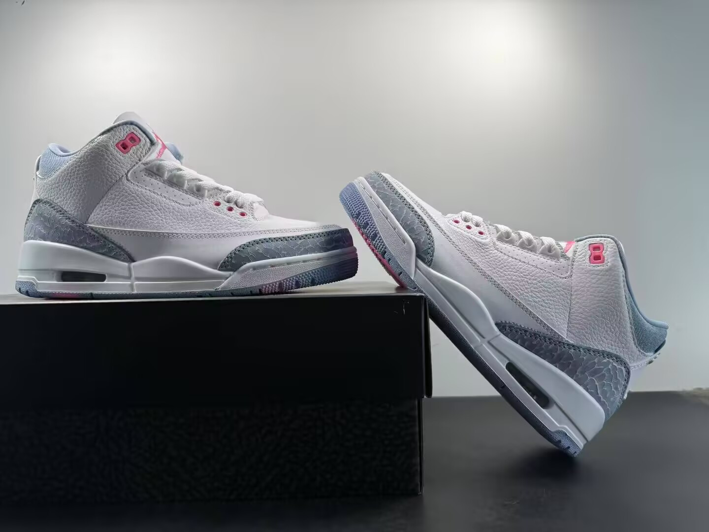 UA AIR JORDAN 3 Retro