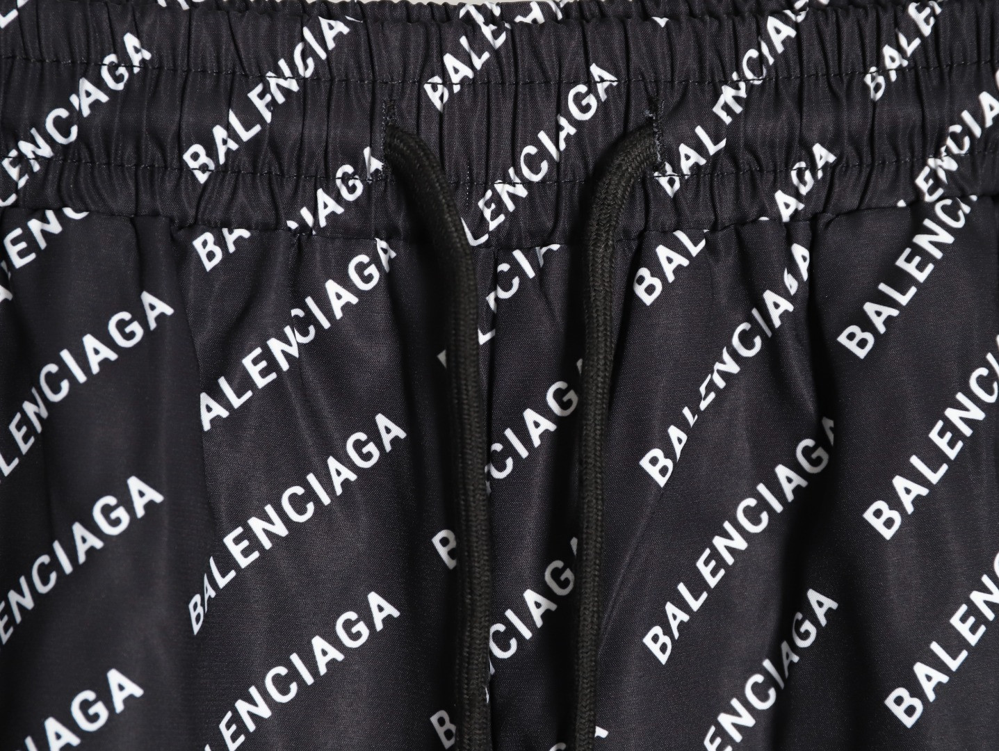 Ba*len*cia*ga 25ss shorts
