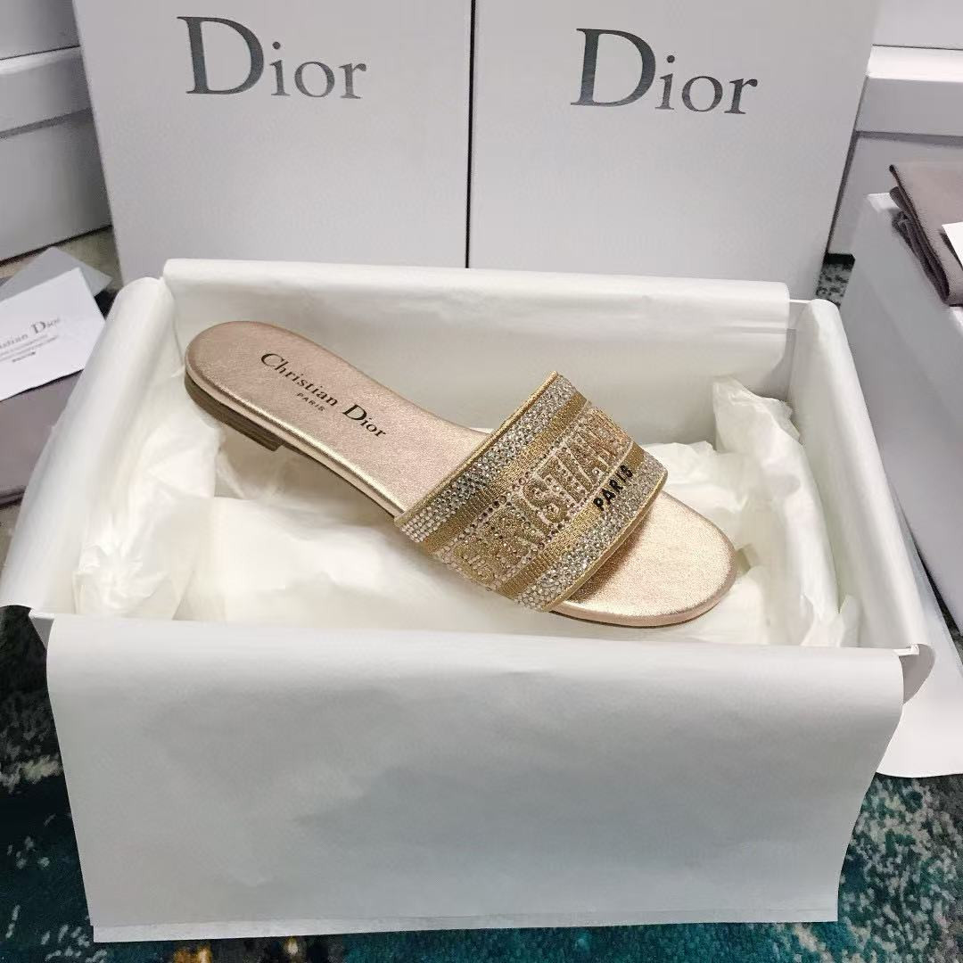 ua D*or dway slide