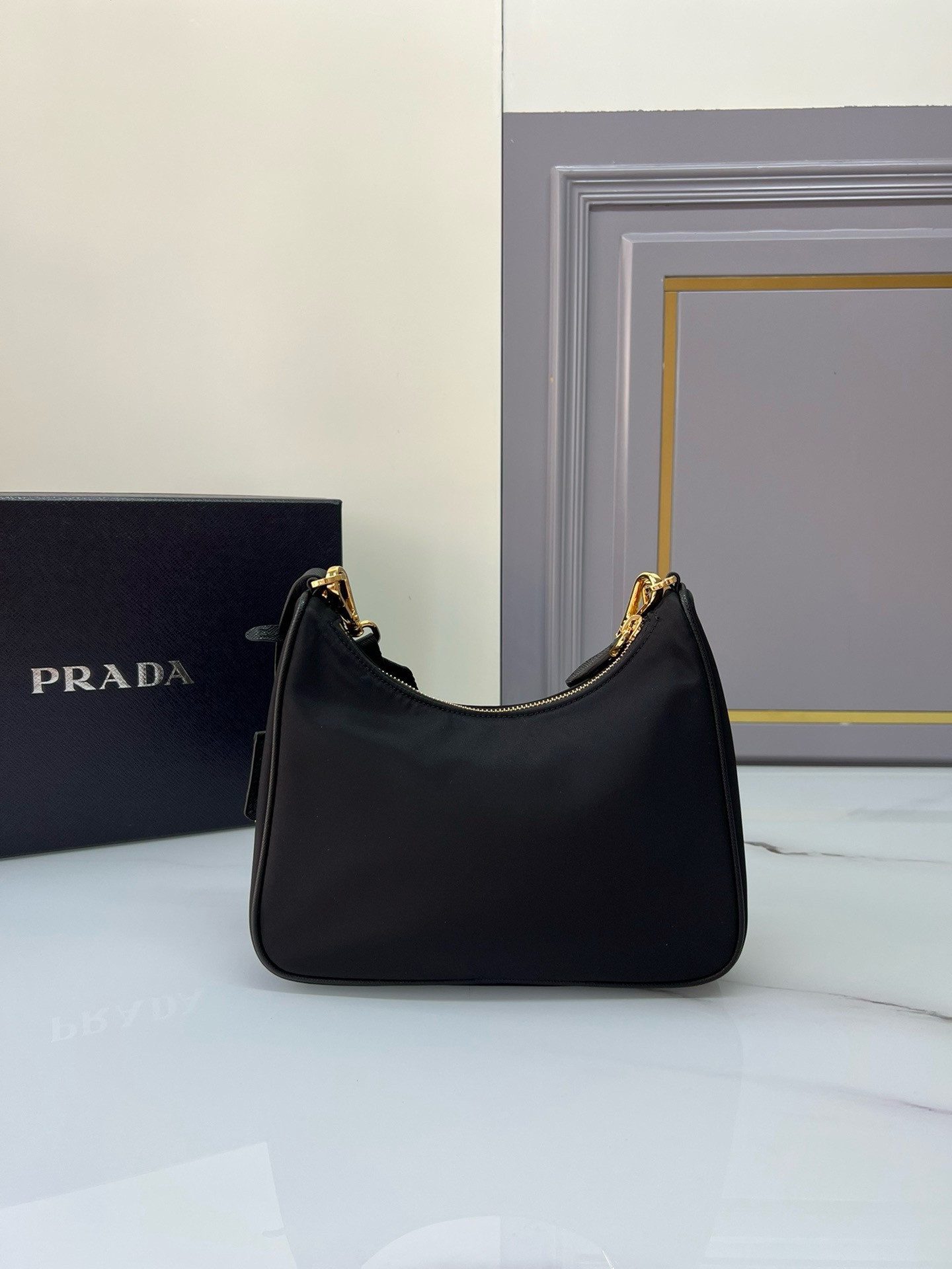Pra*a re-edition 2005 nylon bag