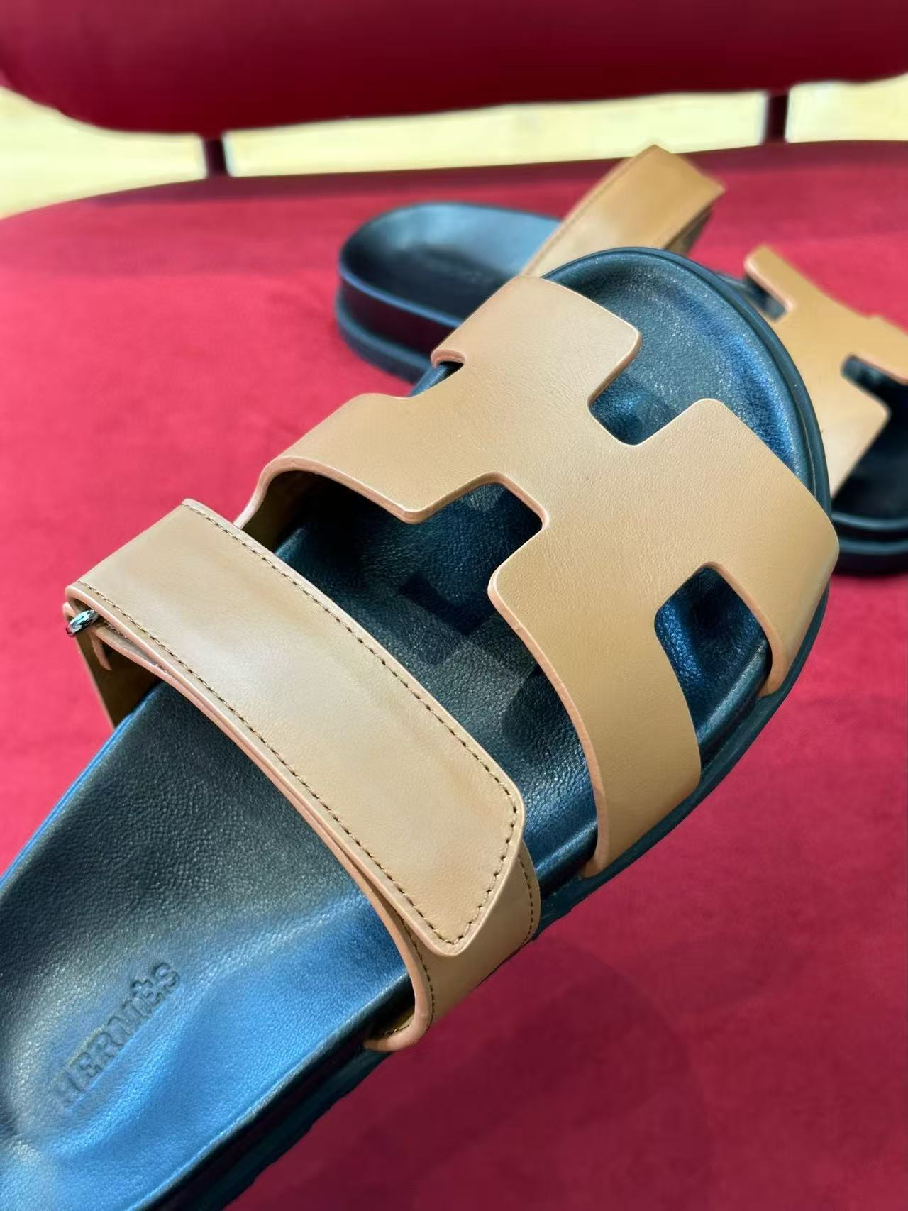 ua H**mes chypre sandal