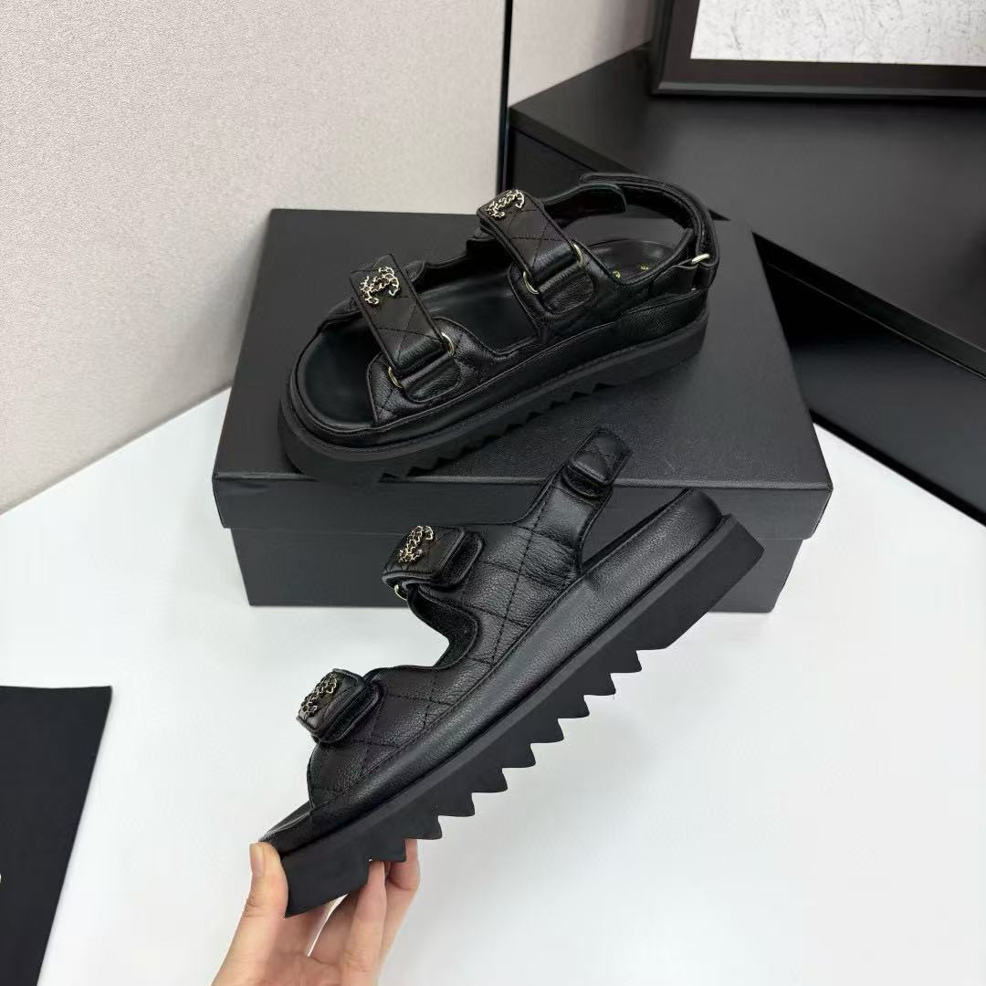 ua Ch*el sandals