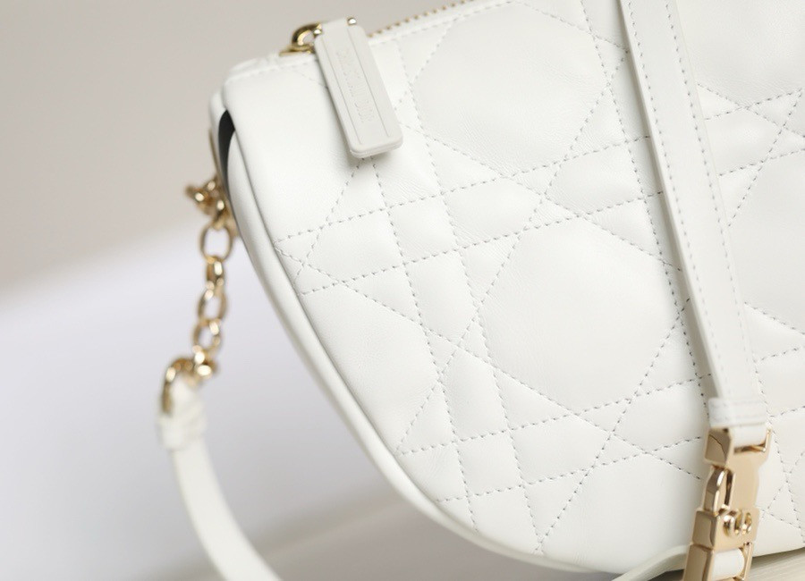 lambskin cannage medium D*or vibe hobo bag white