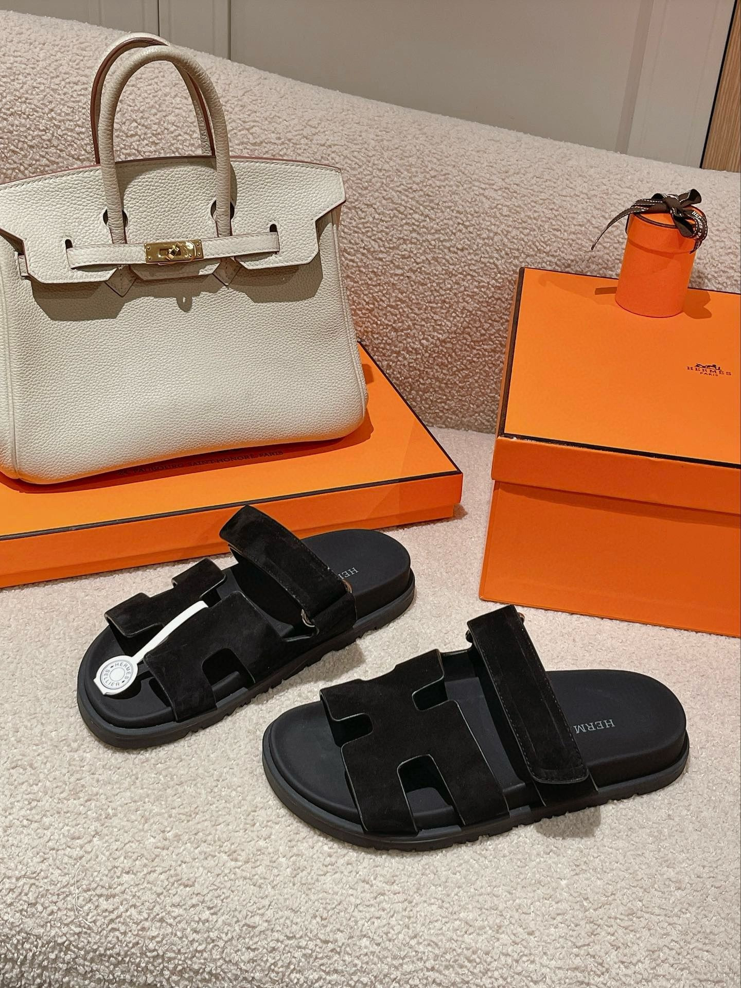 ua H**mes chypre sandal