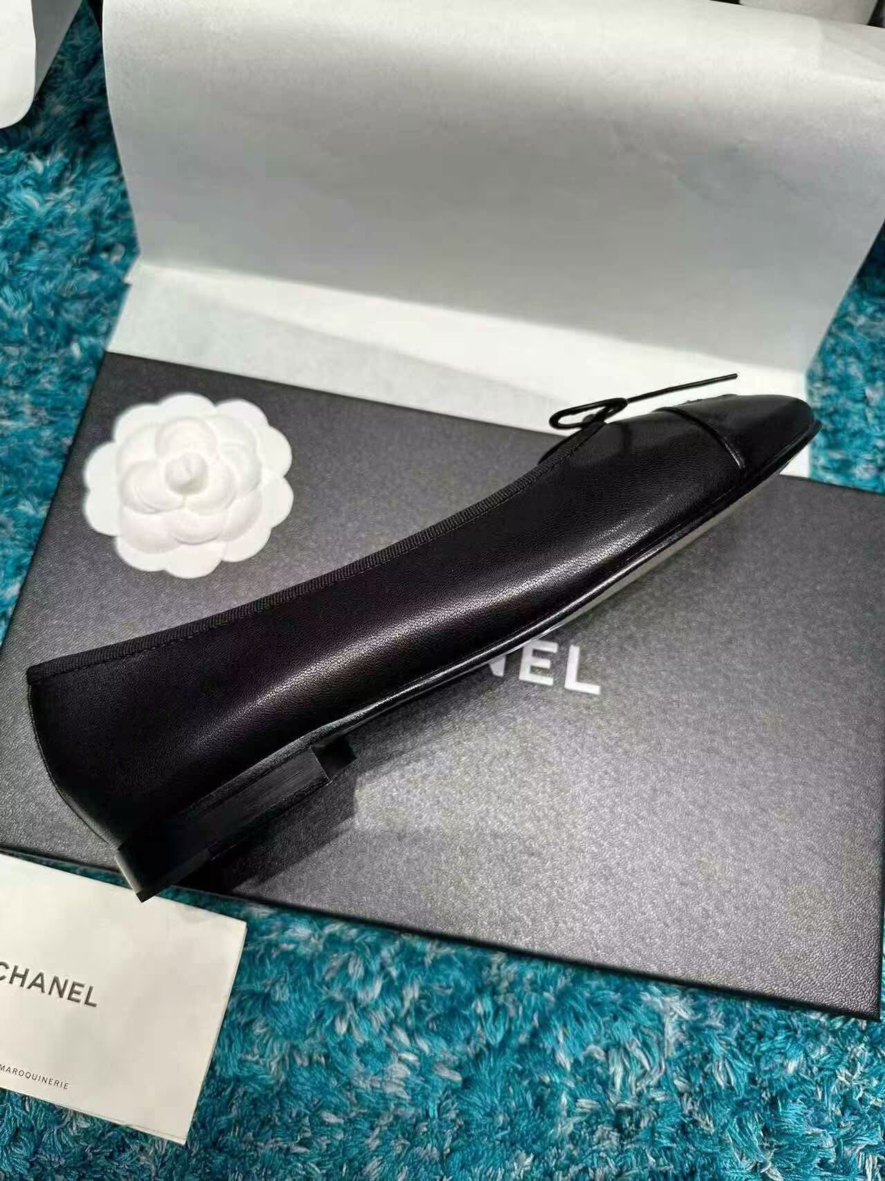 ua Ch*el ballet flats