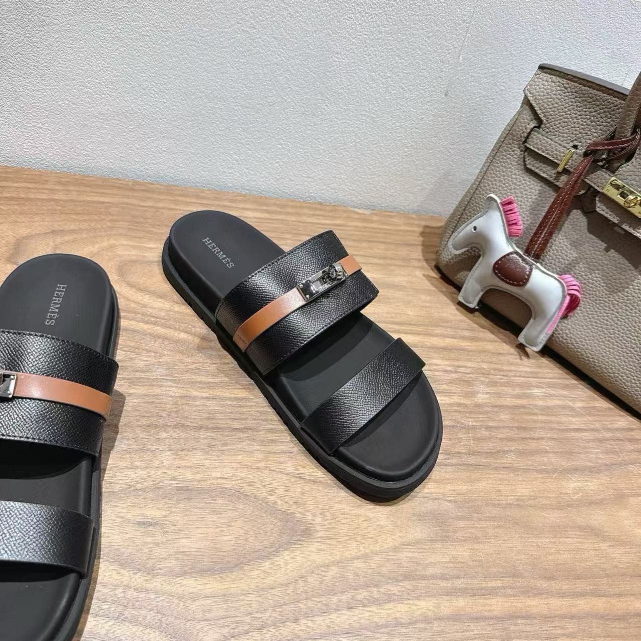 ua H**mes jackson sandal