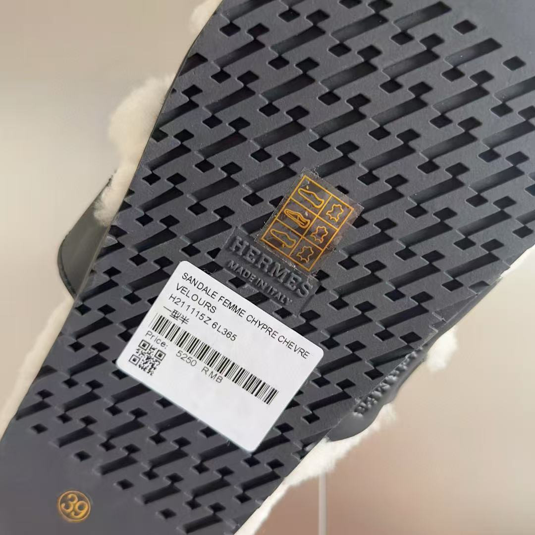 ua H**mes chypre sandal