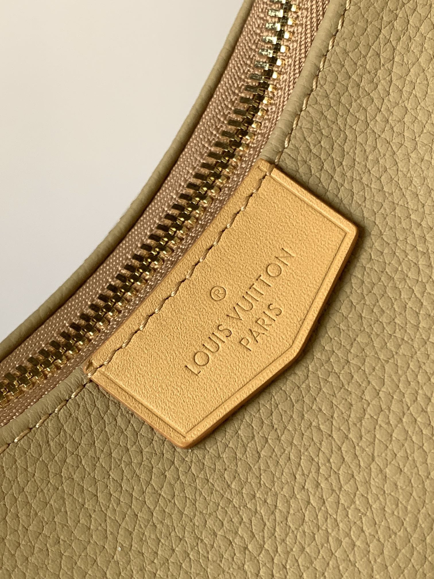 LV Hobo Cargo M12697 34.5x27x19.7cm