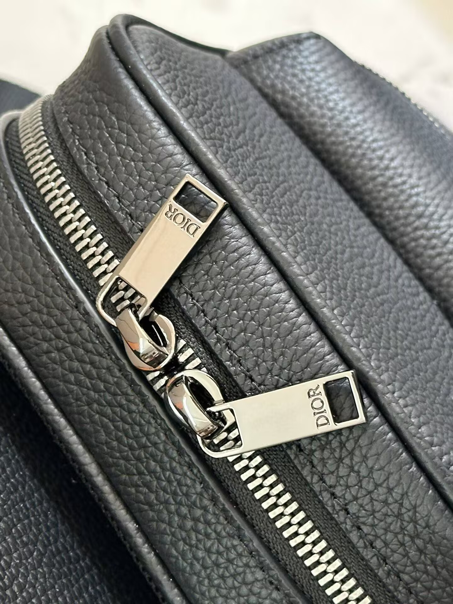 D*or rider 2.0 sling bag black D*or oblique jacquard and black grained calfskin 17x26x8cm