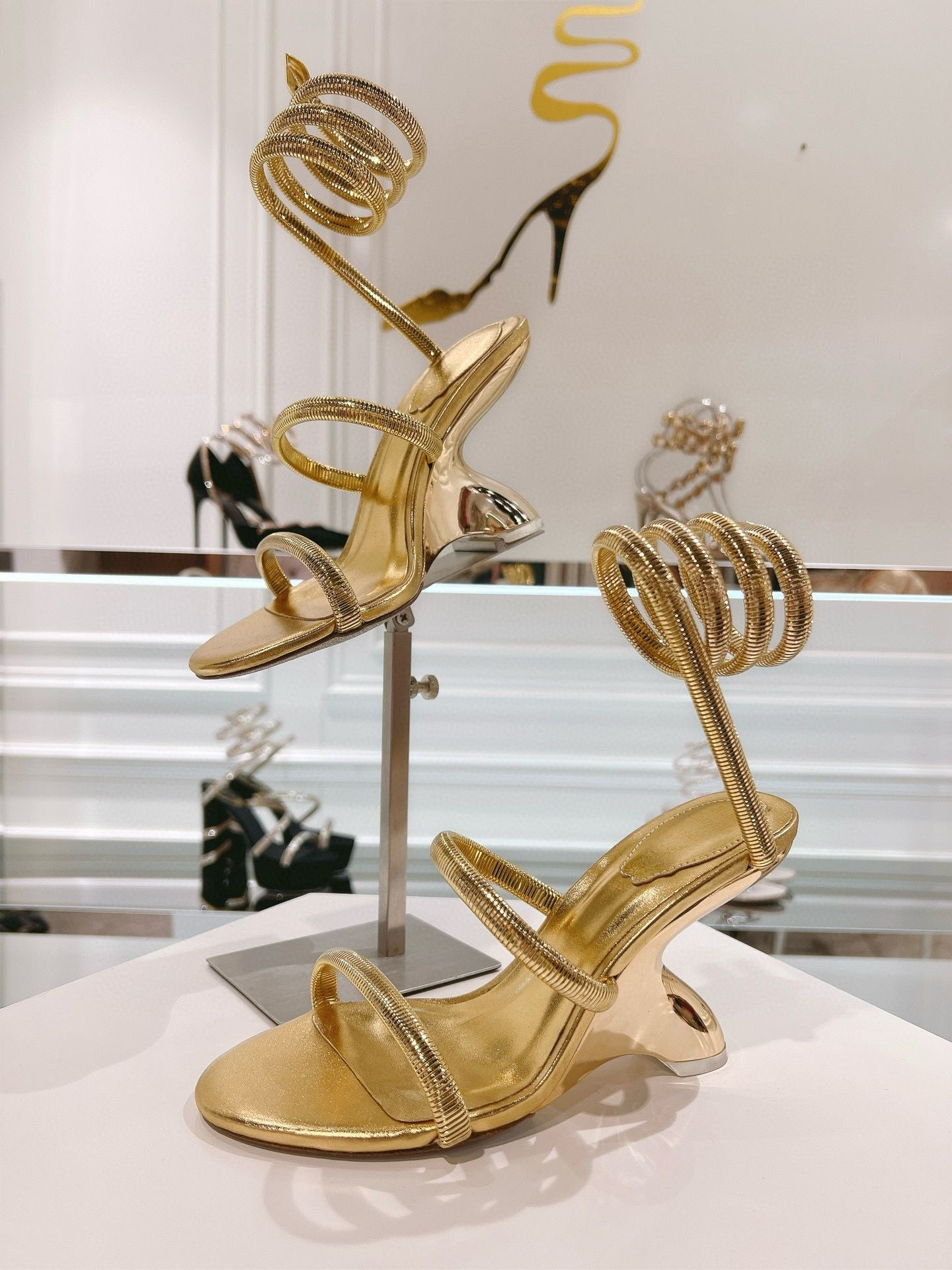 ua rené Ca0v1LLa symphony mirrored gold sandal 95mm