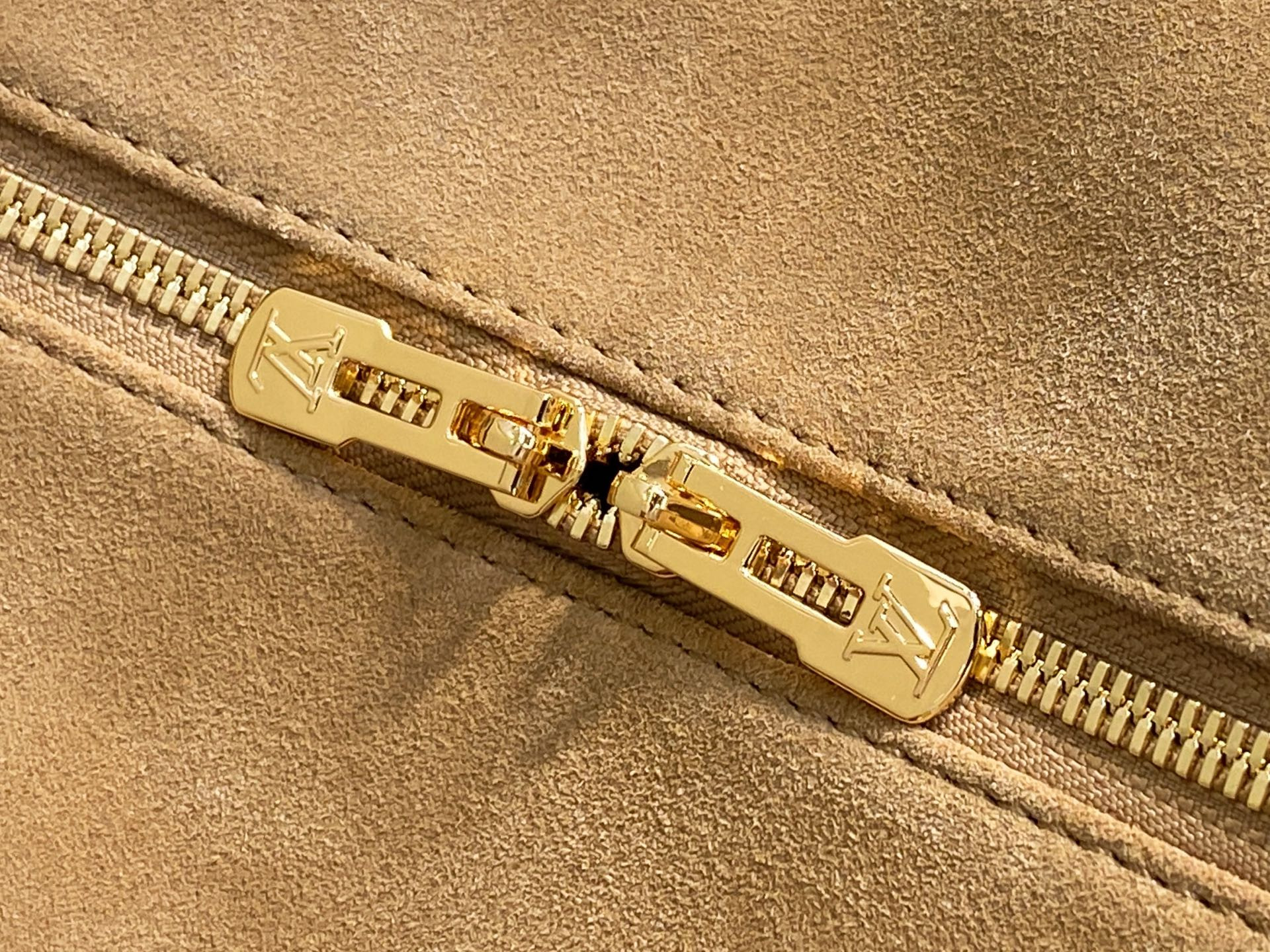 LV Express MM M26358 36x24x18.5cm