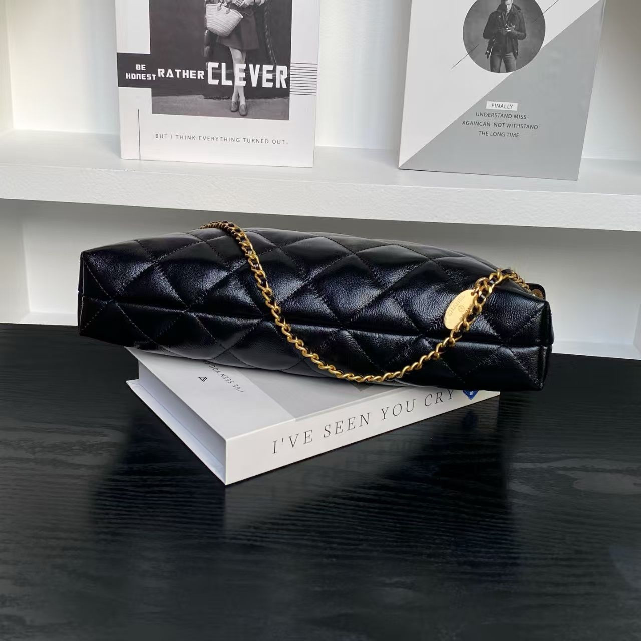 Ch*el hobo chain shoulder bag 20x32x6cm