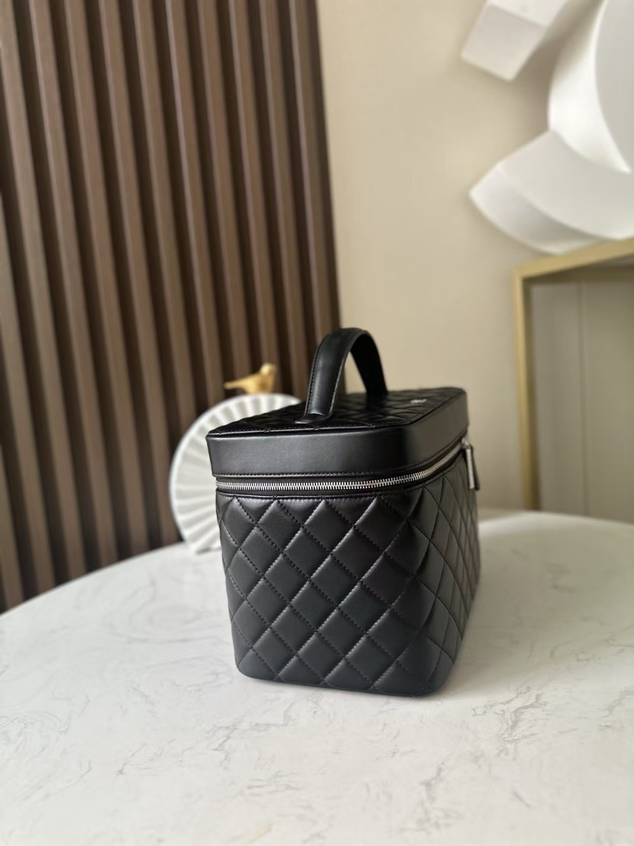 Ch*el quilted vanity case bags 25x16x18cm