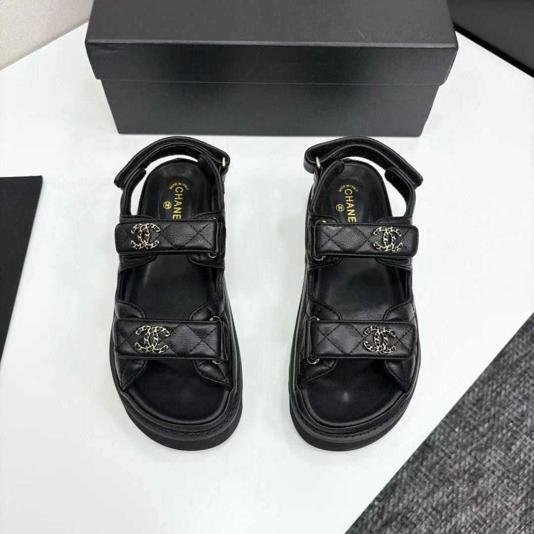 ua Ch*el sandals
