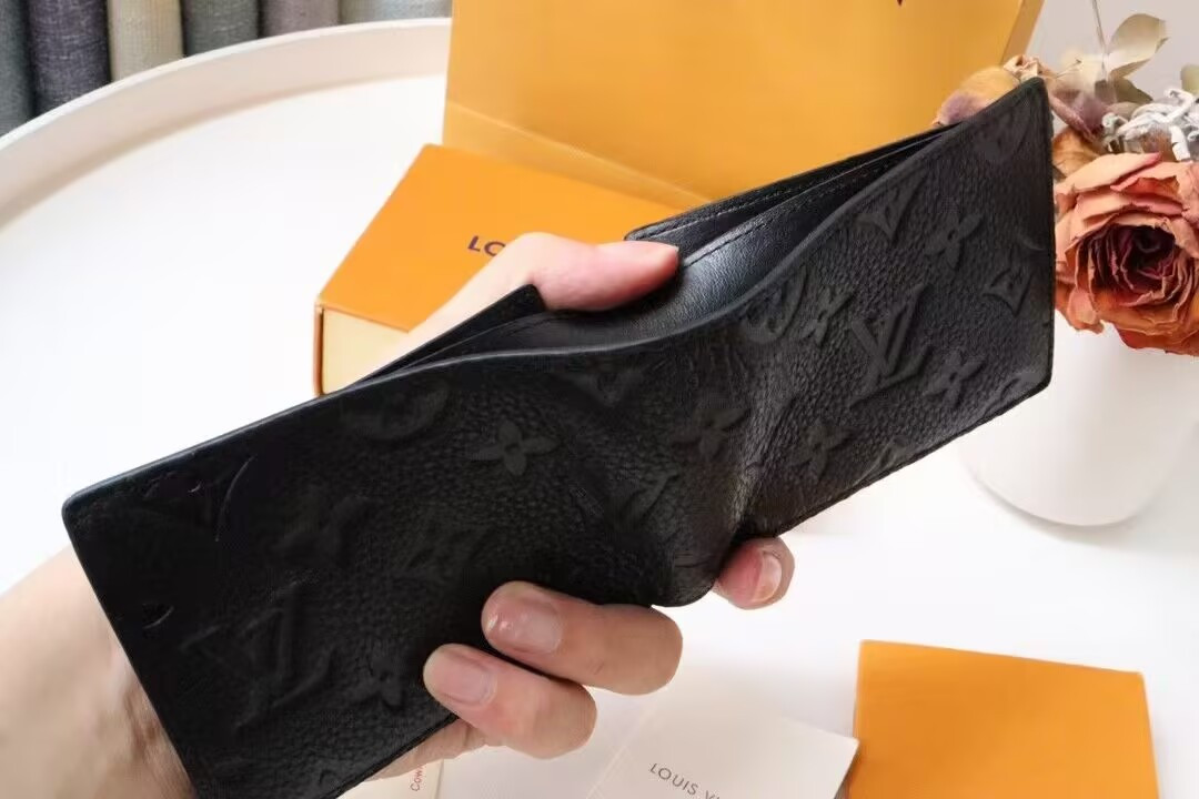 LV Multiple Wallet M69075 11x 9CM