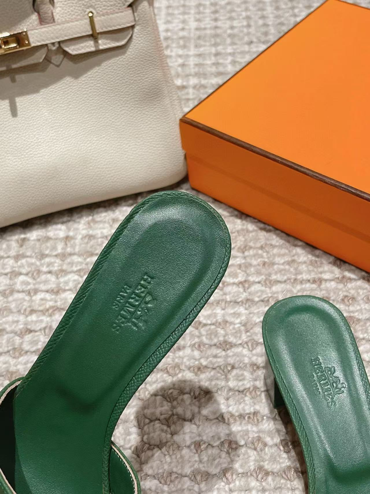 ua H**mes oasis sandal